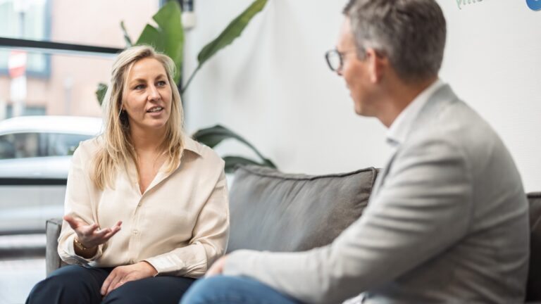 Stimuleren van persoonlijke groei en organisatieontwikkeling met strategische HR-oplossingen.